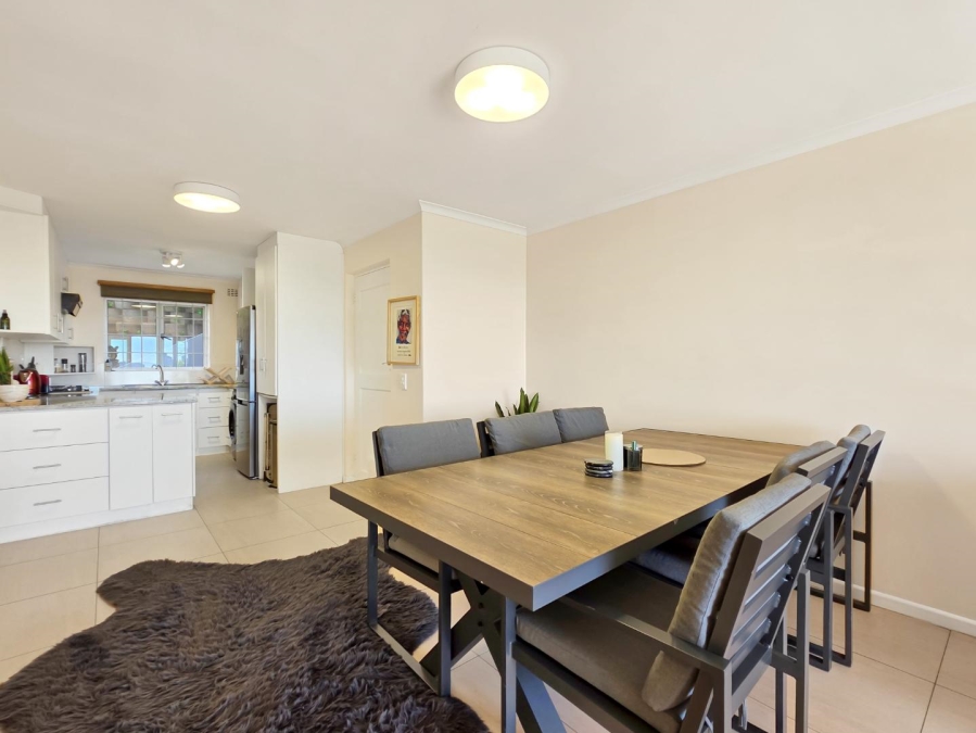2 Bedroom Property for Sale in Vredehoek Western Cape
